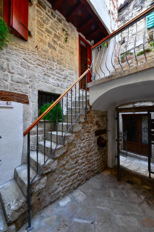 Salvezani Apartman *